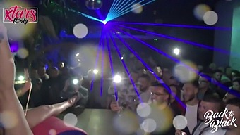 ההופעה המחייכת של דייזי במסיבת Xtars