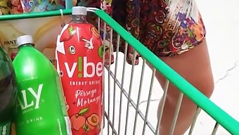 Näyttele Pakaroitani Supermarketissa Ja Harrasta Suuseksiä Työntekijälle Vessassa